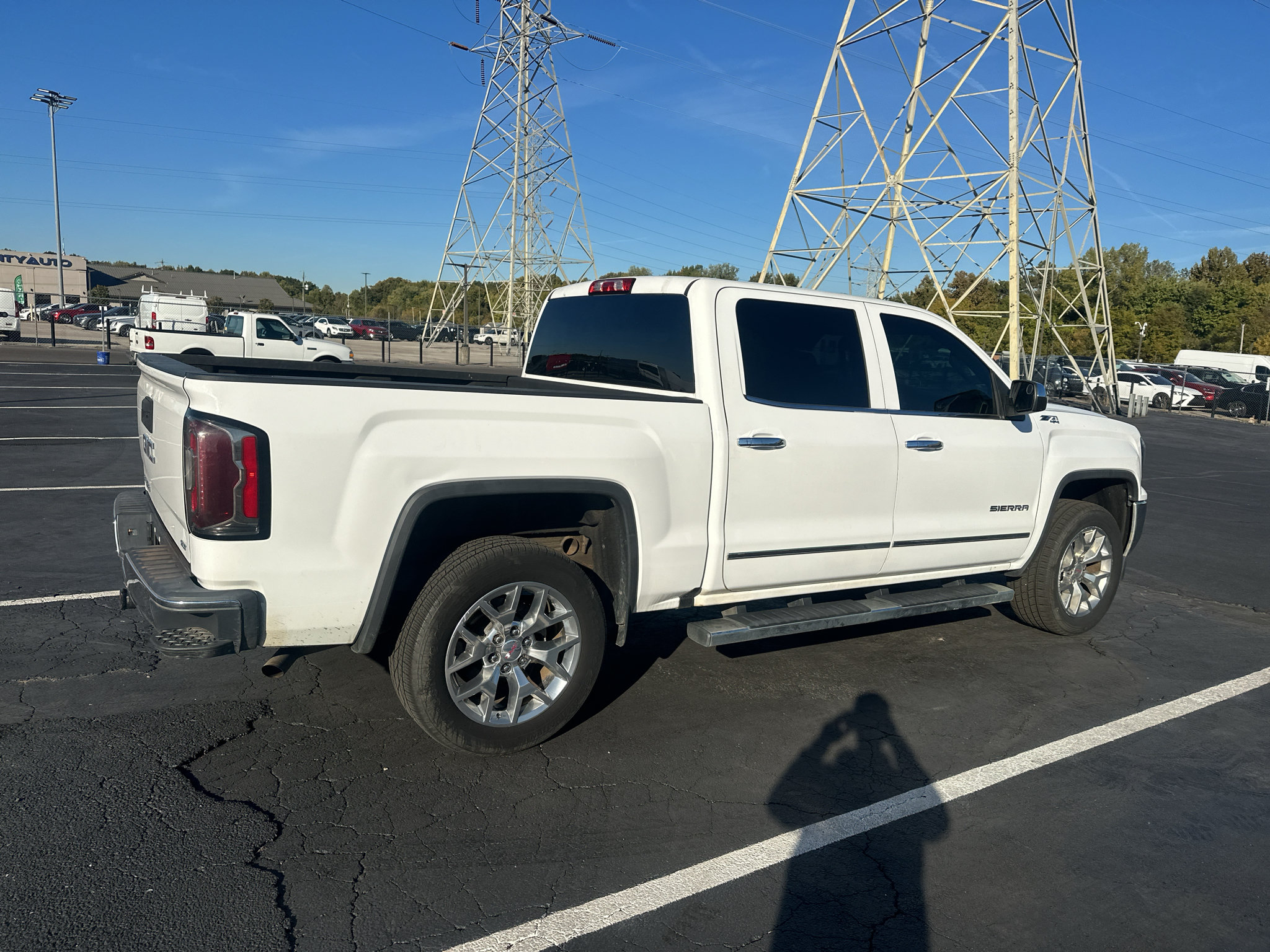 Used 2018 GMC Sierra 1500 SLT w/ SLT Premium Package AWD/4WD image 5