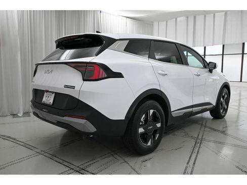 New 2026 Kia Sportage LX image 7