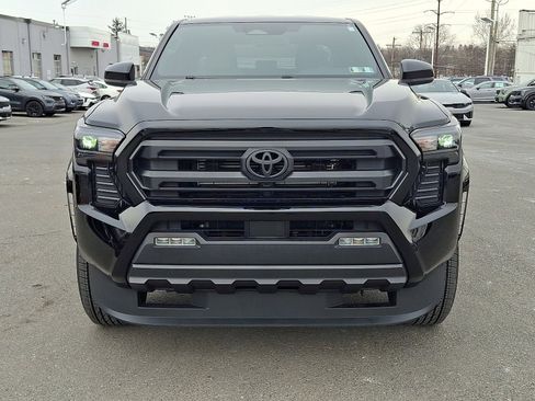 Used 2024 Toyota Tacoma SR5 image 2