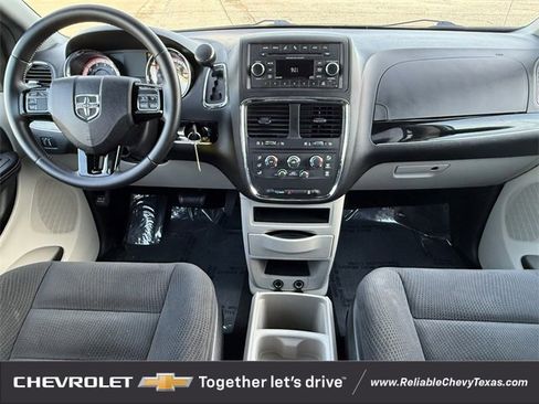 Used 2016 Dodge Grand Caravan SE image 11