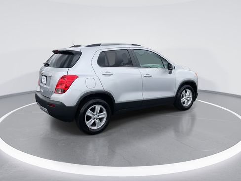 Used 2016 Chevrolet Trax LT w/ LT Convenience Package image 8