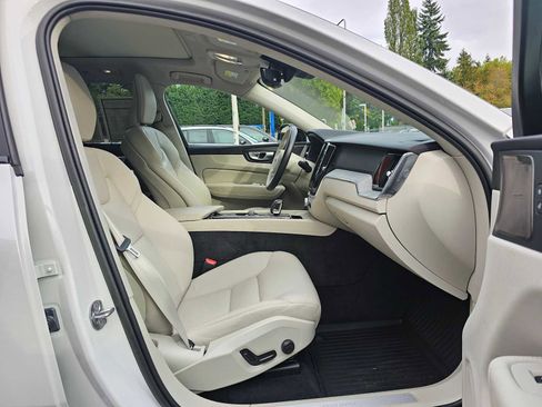 Certified 2023 Volvo XC60 T8 Plus w/ Climate Package image 10