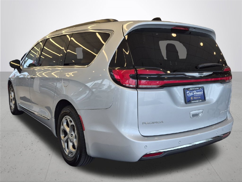 Used 2023 Chrysler Pacifica Limited FWD image 10