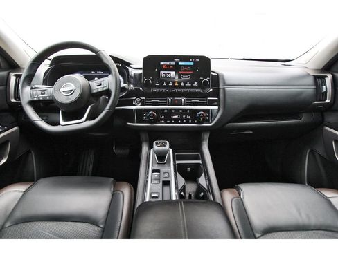 Certified 2024 Nissan Pathfinder Platinum w/ Cargo Package FWD image 9