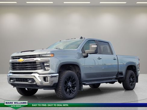Used 2024 Chevrolet Silverado 2500 LT w/ All Star Edition AWD/4WD image 8