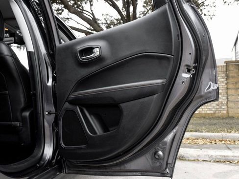 Used 2018 Jeep Compass Latitude image 55