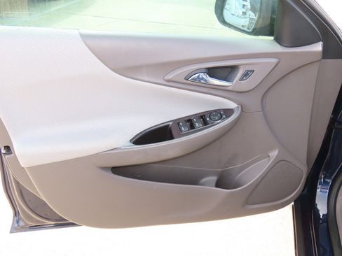 Used 2017 Chevrolet Malibu LS image 24