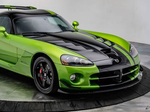 Used 2010 Dodge Viper ACR RWD image 32