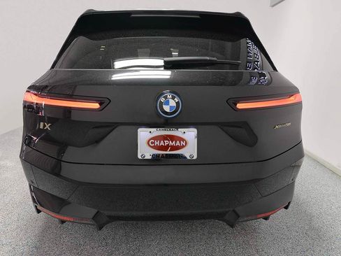Used 2024 BMW iX xDrive50 w/ Sport Package AWD/4WD image 4