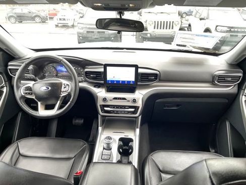 Used 2023 Ford Explorer XLT w/ Equipment Group 202A image 35