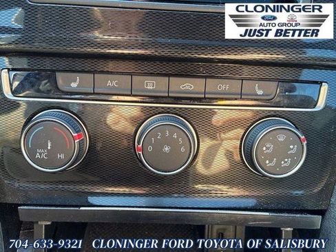 Used 2016 Volkswagen GTI SE image 16