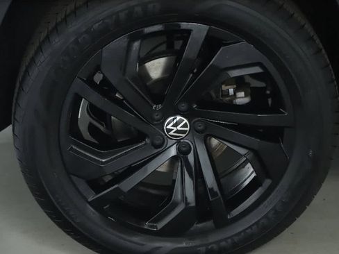 Certified 2023 Volkswagen Atlas SE image 12