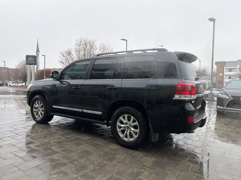 Used 2021 Toyota Land Cruiser image 9
