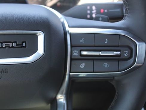 Used 2025 GMC Yukon Denali w/ Denali Reserve Package image 27