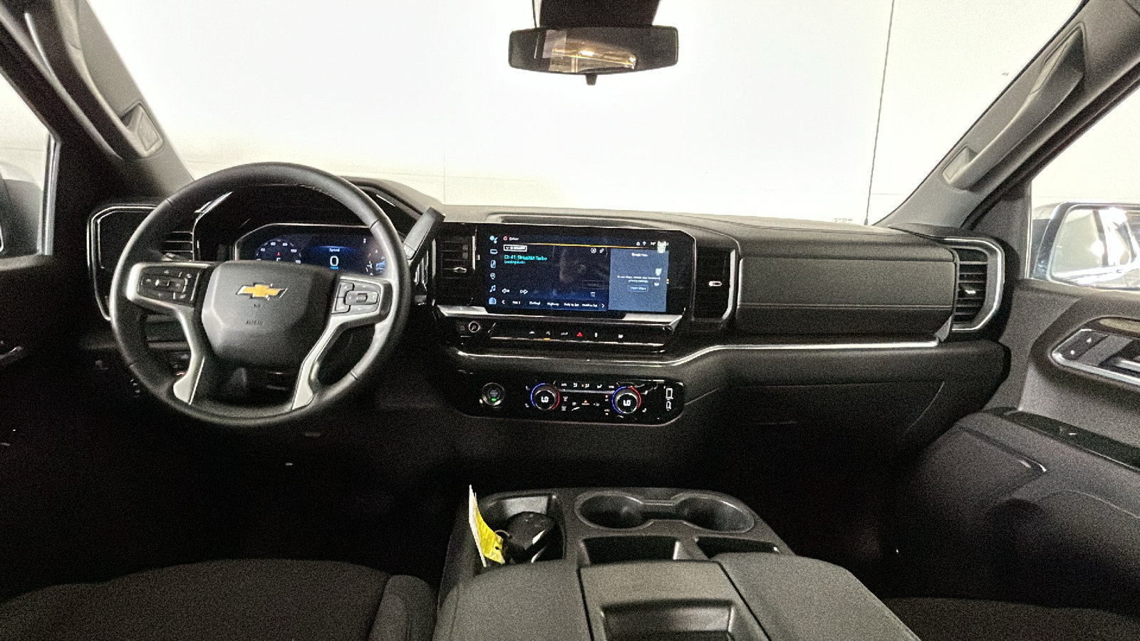 Used 2024 Chevrolet Silverado 1500 LT AWD/4WD image 32
