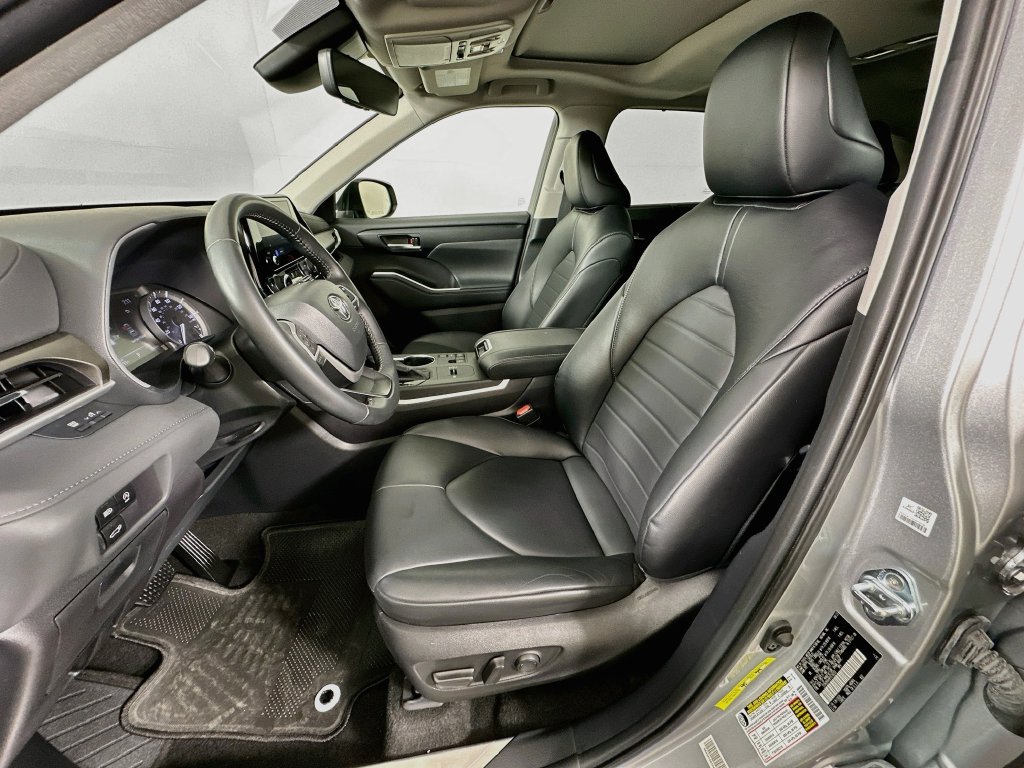 Used 2023 Toyota Highlander XLE FWD image 20