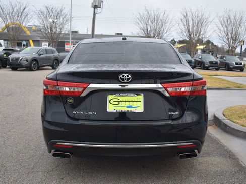 Used 2016 Toyota Avalon Limited image 7