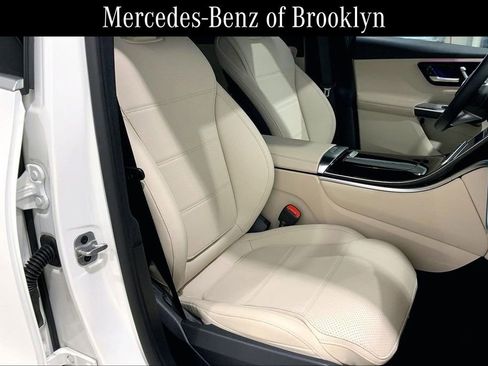 Used 2025 Mercedes-Benz GLC 300 4MATIC image 8