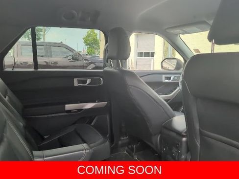 Used 2023 Ford Explorer XLT w/ Equipment Group 202A AWD/4WD image 9