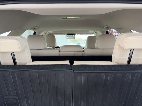 Used 2021 Lexus RX 350L Premium w/ Premium Package image 25