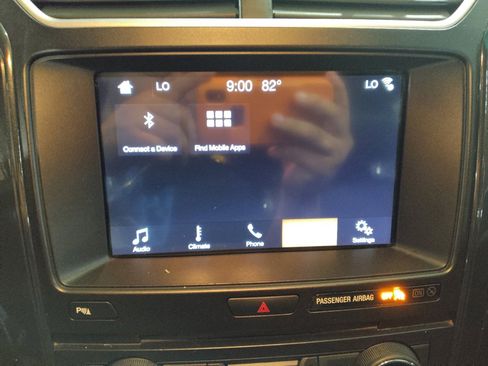Used 2017 Ford Explorer XLT w/ Equipment Group 202A FWD image 25