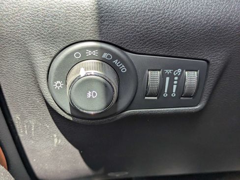 Used 2025 Jeep Compass Limited AWD/4WD image 30