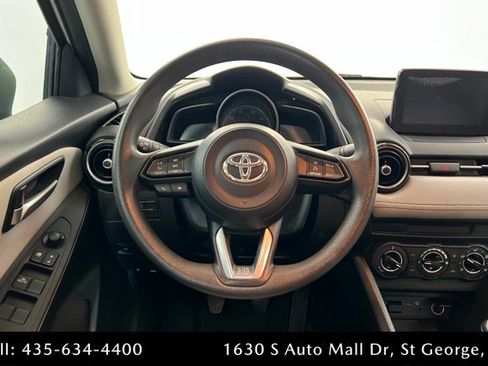 Used 2020 Toyota Yaris LE image 12