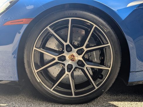 Used 2025 Porsche 911 Carrera 4 GTS image 13