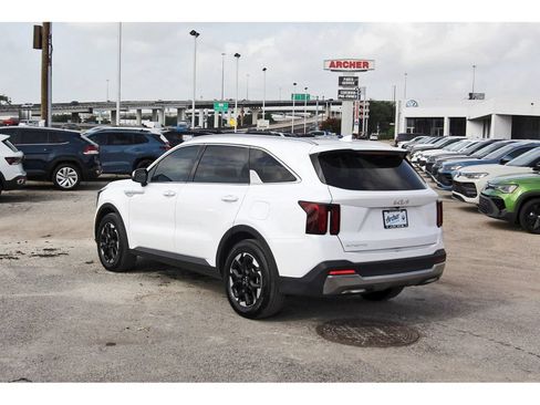 Used 2025 Kia Sorento S w/ Panoramic Sunroof Package FWD image 5