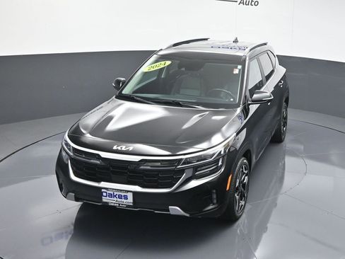 Certified 2024 Kia Seltos SX w/ SX Sunroof Package image 53