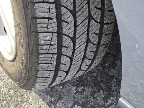 Used 2017 Chevrolet Cruze LT w/ Convenience Package image 9