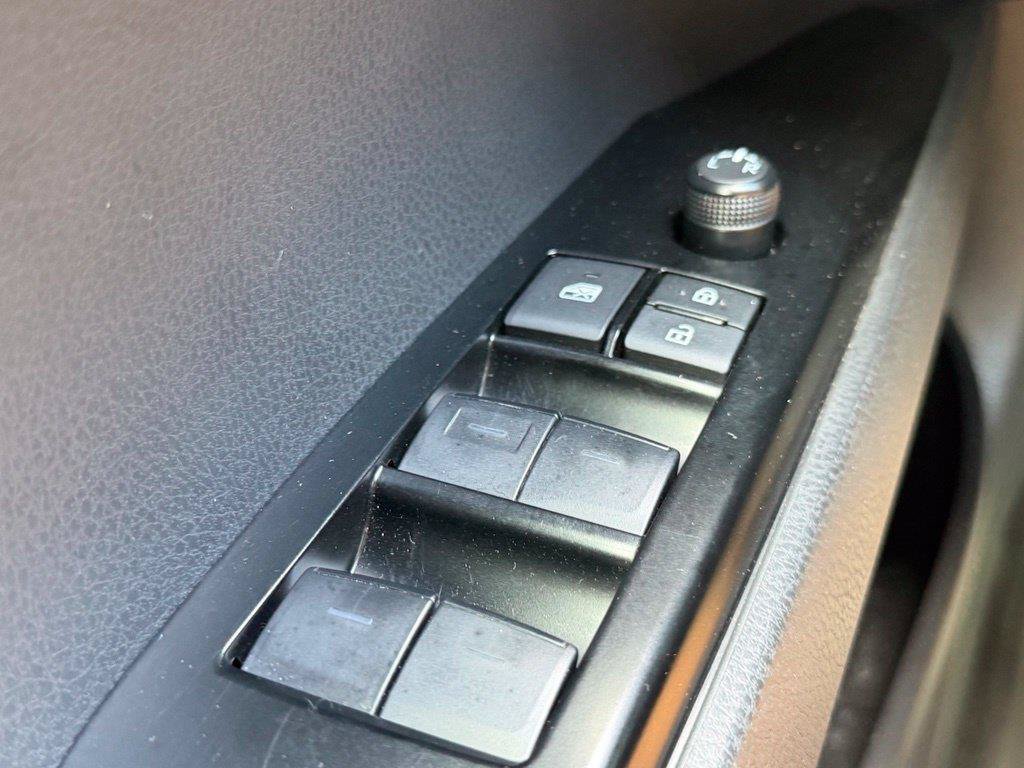 Used 2025 Toyota Camry XSE FWD image 16