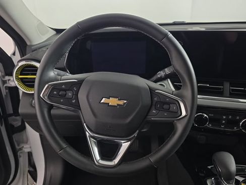 Certified 2024 Chevrolet Trax LT w/ Driver Confidence Package FWD image 12