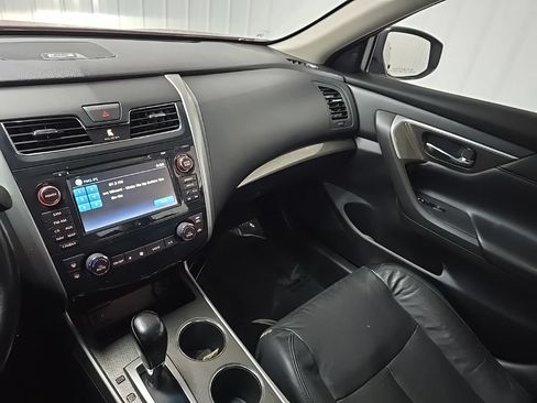 Used 2015 Nissan Altima 3.5 SL FWD image 30