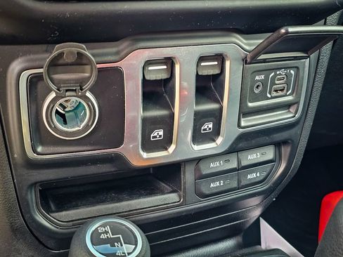 Certified 2022 Jeep Wrangler Willys image 23