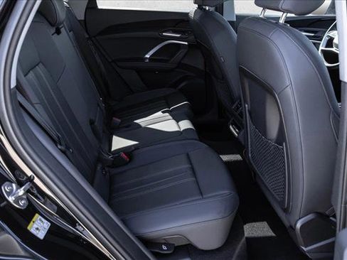 Certified 2025 Audi Q5 Premium w/ Convenience Package AWD/4WD image 21