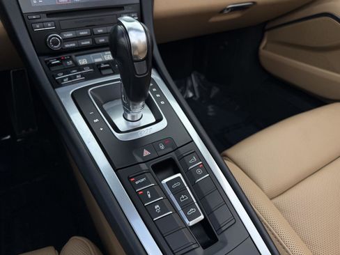 Certified 2018 Porsche 911 Carrera 4 image 19