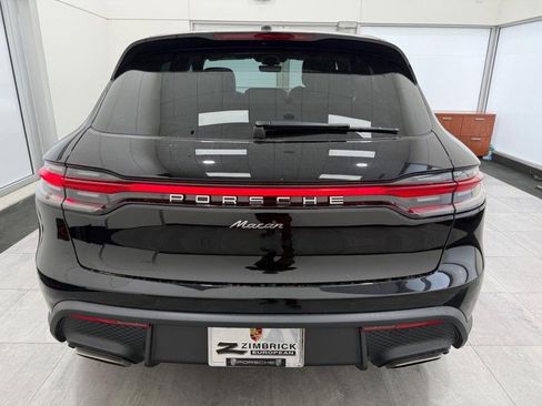 New 2026 Porsche Macan image 4