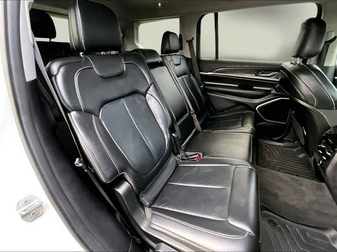 Used 2022 Jeep Grand Cherokee L Limited image 27