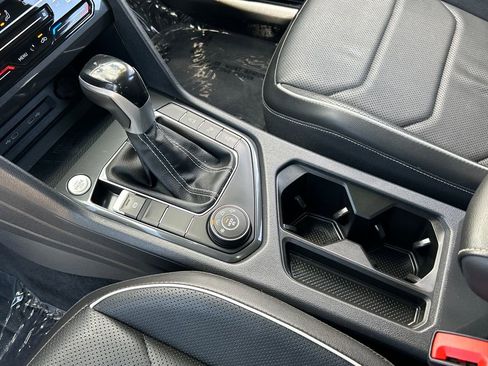Used 2022 Volkswagen Tiguan SEL R-Line AWD/4WD image 15