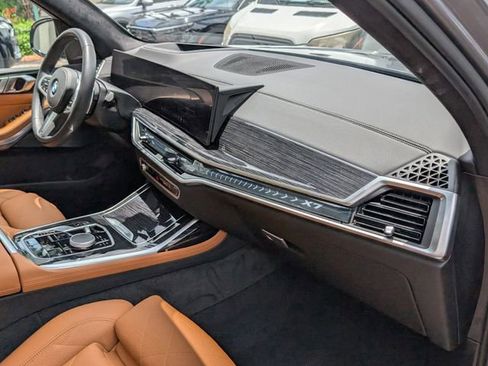 Used 2026 BMW X7 xDrive40i w/ M Sport Package AWD/4WD image 18