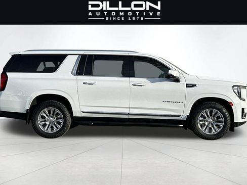 Used 2021 GMC Yukon XL Denali AWD/4WD image 3