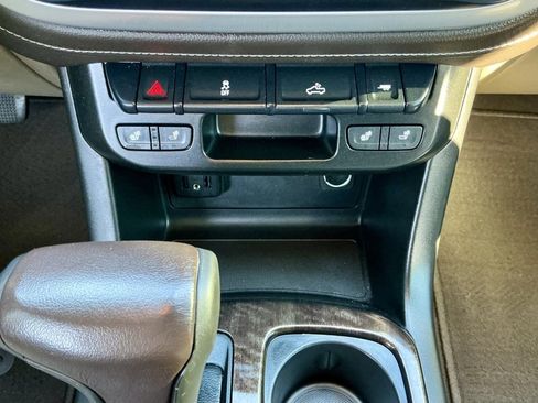 Used 2020 GMC Canyon SLE w/ Elevation Edition image 32