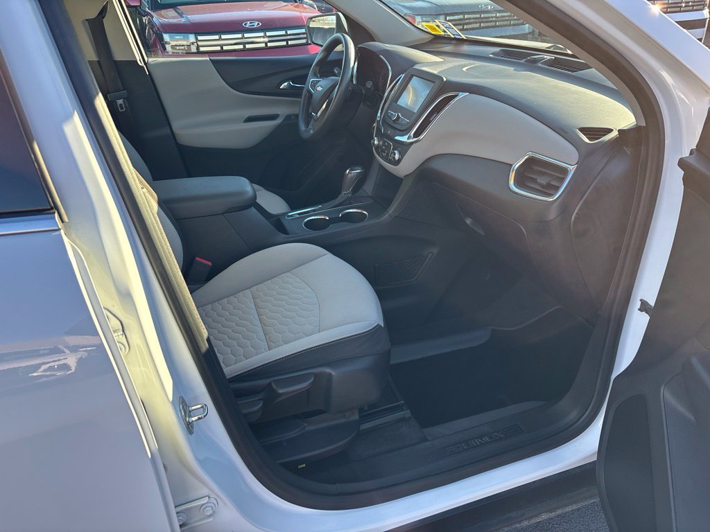 Used 2018 Chevrolet Equinox LT FWD image 24