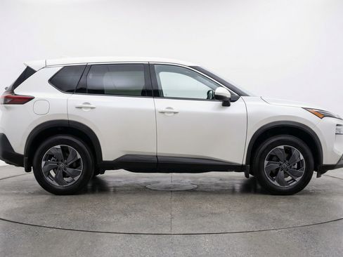 Used 2025 Nissan Rogue SV AWD/4WD image 11