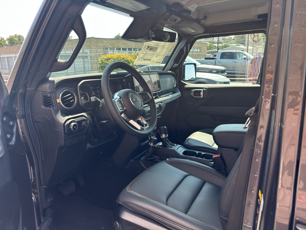 New 2026 Jeep Wrangler Unlimited Sahara w/ Safety Group AWD/4WD image 11