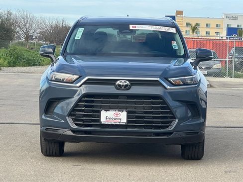 Certified 2025 Toyota Grand Highlander AWD image 11