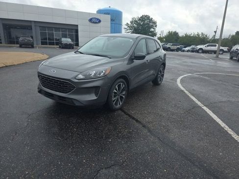 Used 2022 Ford Escape SE w/ SE Sport Appearance Package FWD image 7