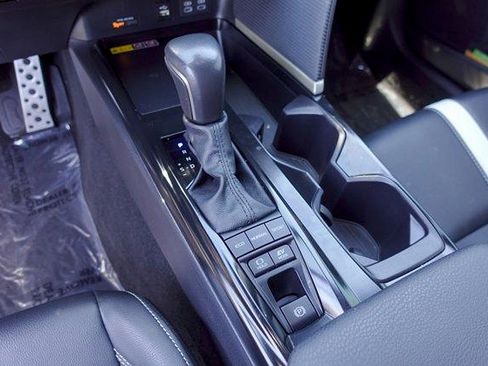 Certified 2025 Toyota Camry SE w/ Convenience Package FWD image 19