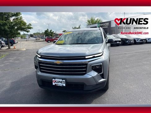 Used 2024 Chevrolet Traverse LT AWD/4WD image 15